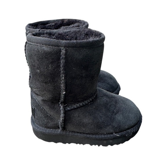 UGG Black suede boot size 7 toddler - Picture 3 of 9